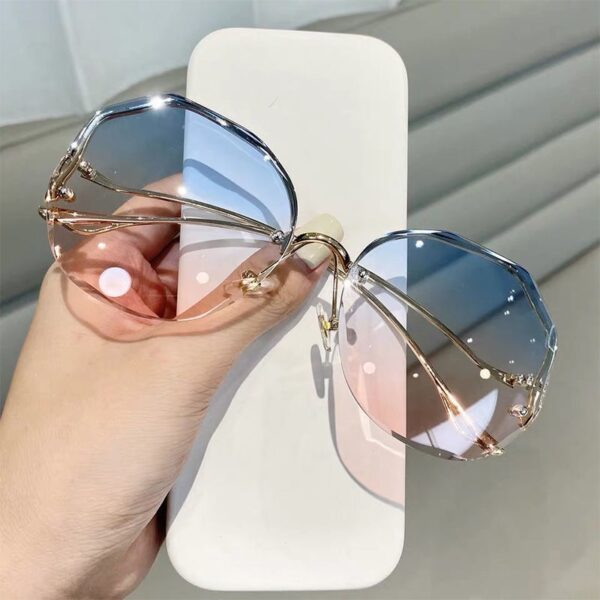 Fashion Tea Gradient Sunglasses Women Ocean Water Cut Trimmed Lens Metal Curved Temples Sun Glasses Female UV400 - immagine 6