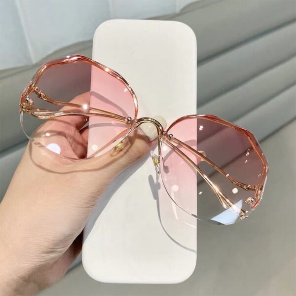 Fashion Tea Gradient Sunglasses Women Ocean Water Cut Trimmed Lens Metal Curved Temples Sun Glasses Female UV400 - immagine 4