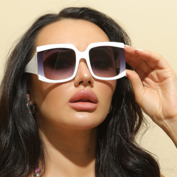 Occhiali da Sole Donna Montatura Vintage ampie lenti diversi colori
