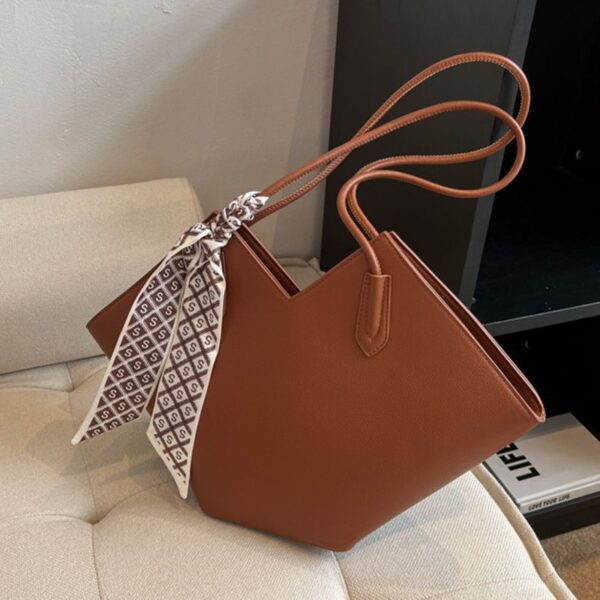 Large capacity niche fashion shoulder bag commuting tote bag - immagine 5