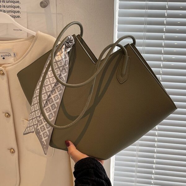 Large capacity niche fashion shoulder bag commuting tote bag - immagine 3