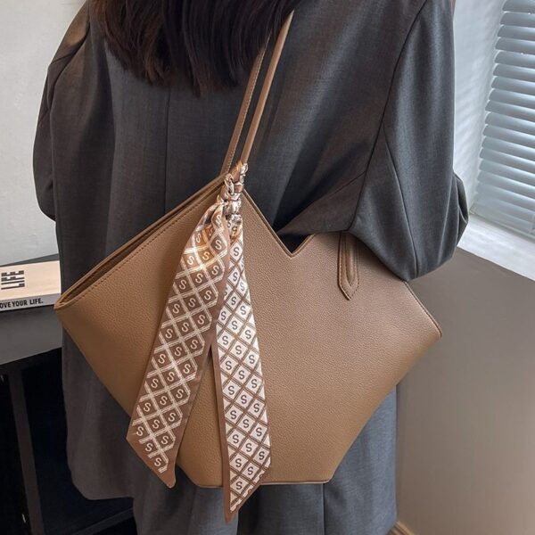 Large capacity niche fashion shoulder bag commuting tote bag - immagine 11
