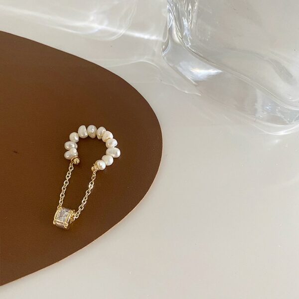 French Pearl Ear Bone Clip Women Fake Piercing Ear Cuff Retro Elegant Irregular Natural Pearl Ear Clips On Earrings Jewelry Gift - immagine 8