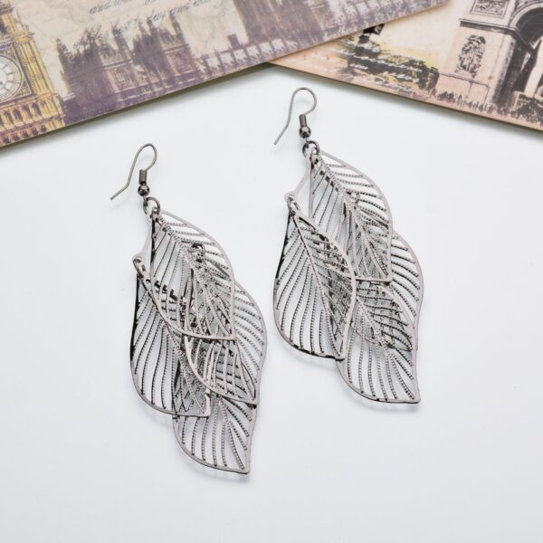 Simple and versatile, boastful leaf earrings for women, multi-layer metal hollowed out leaf earrings, earrings, and earrings - immagine 6