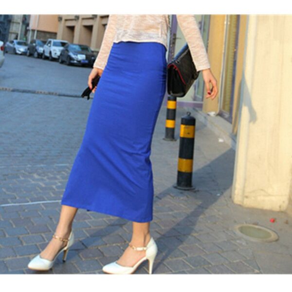Gonna a tubino dritta, comoda, elastica slim fit che stringe i fianchi, gonna di media lunghezza - immagine 2