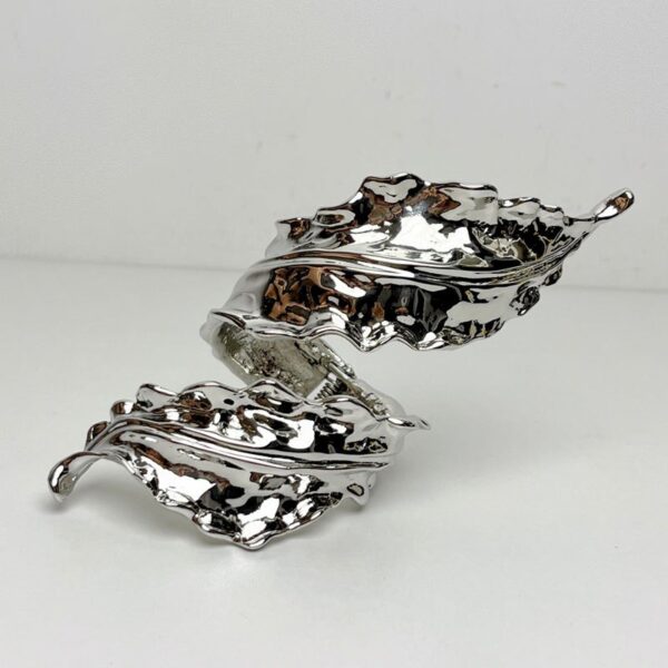 Retro gold leaf spiral wound open bracelet for women delicate metal leaf bracelet - immagine 2
