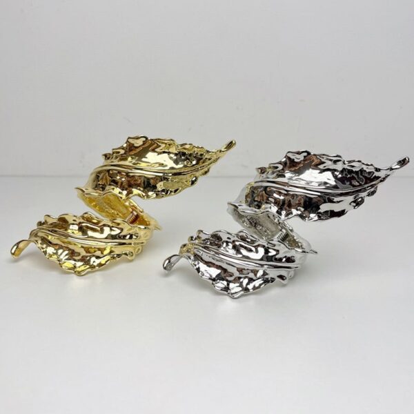Retro gold leaf spiral wound open bracelet for women delicate metal leaf bracelet - immagine 6