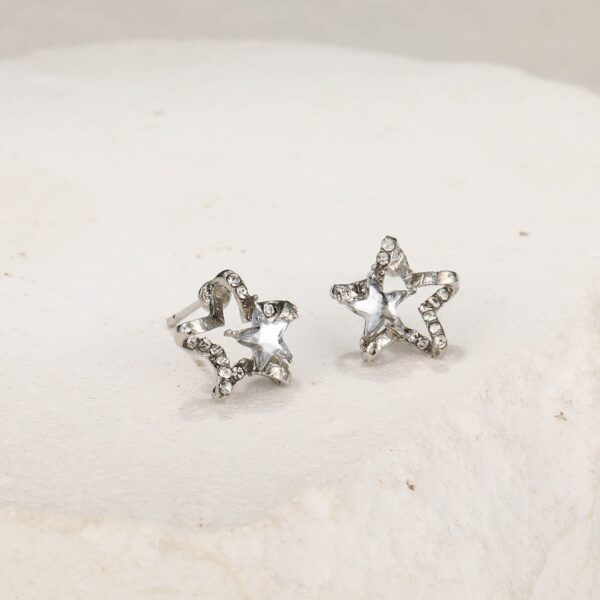Super sparkling diamond inlaid hollowed out star zircon earrings for new women, fresh and delicate, light and luxurious, with a minimalist design for the niche - immagine 4