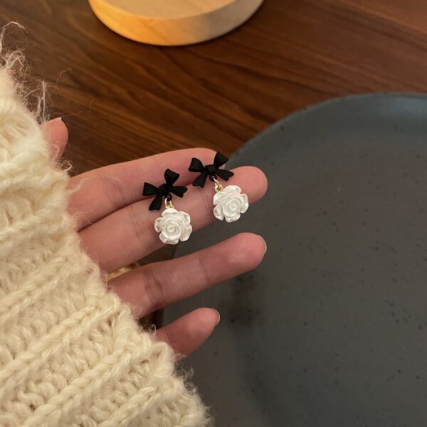 Silver Needle Korean Flower Bow Earrings for Women - immagine 4