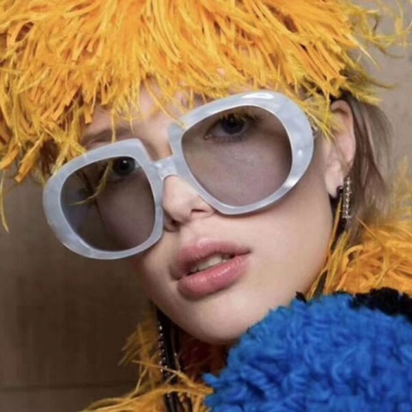 Fashion Luxury Brand Design Square Sunglasses Women Vintage Metal Flower Sequin Frame Gradient Sun Glasses For Female UV400 - immagine 3