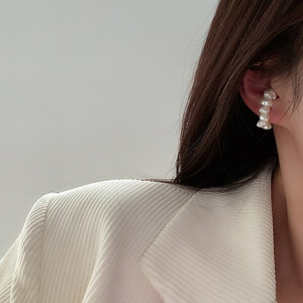 French Pearl Ear Bone Clip Women Fake Piercing Ear Cuff Retro Elegant Irregular Natural Pearl Ear Clips On Earrings Jewelry Gift - immagine 3