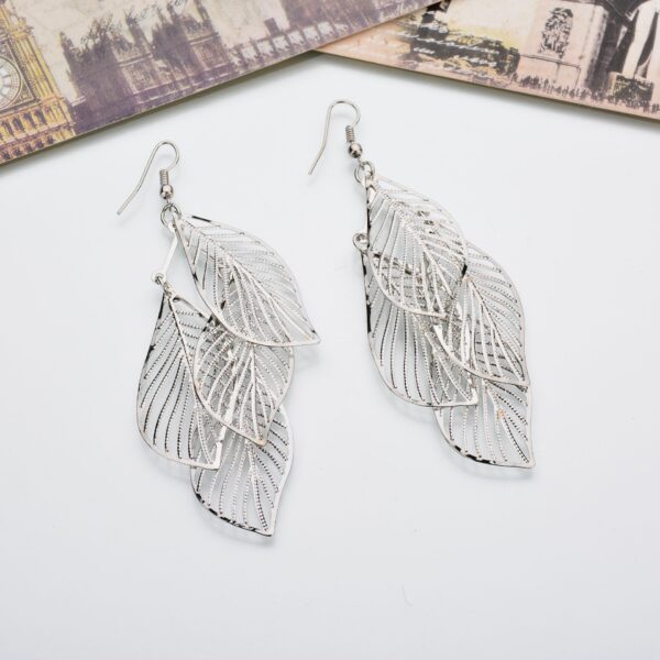 Simple and versatile, boastful leaf earrings for women, multi-layer metal hollowed out leaf earrings, earrings, and earrings - immagine 7