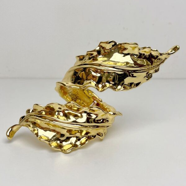 Retro gold leaf spiral wound open bracelet for women delicate metal leaf bracelet - immagine 3